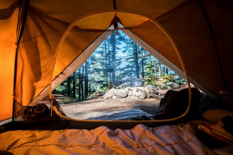 Lire la suite à propos de l’article Protégez-vous des inconvénients de la nature avec la tente de camping